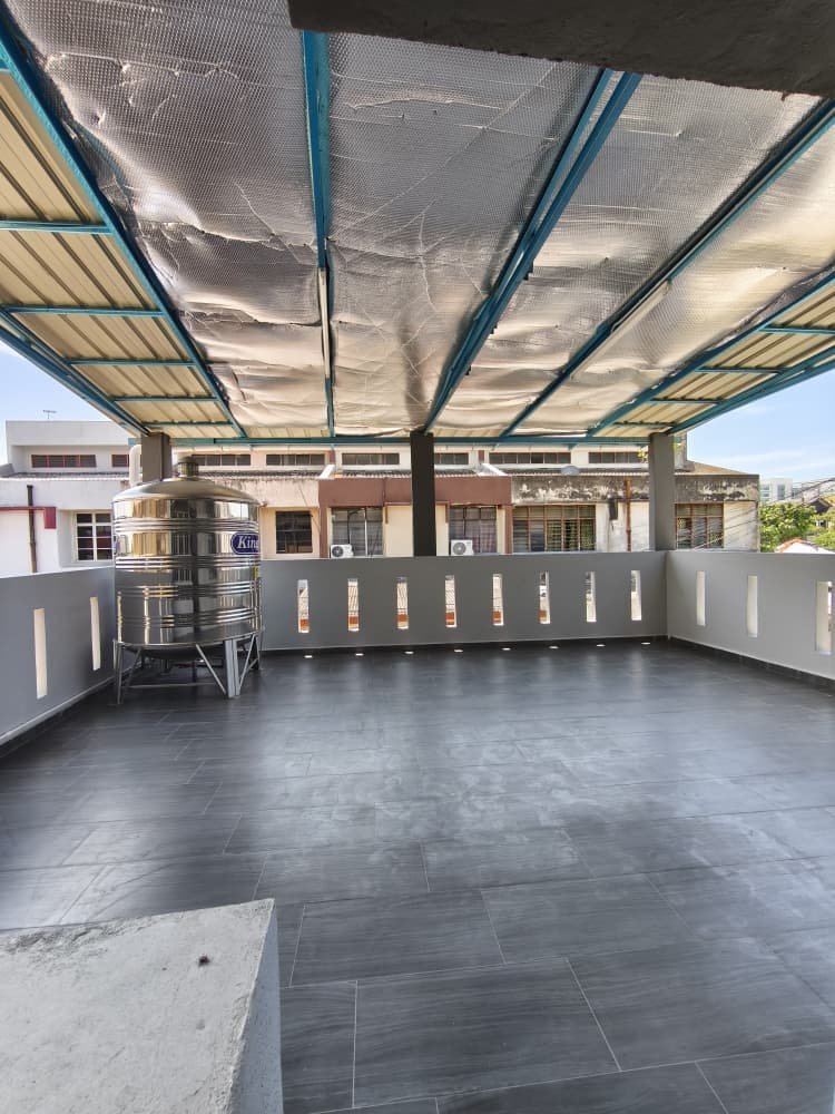 Balkoni belakang rumah