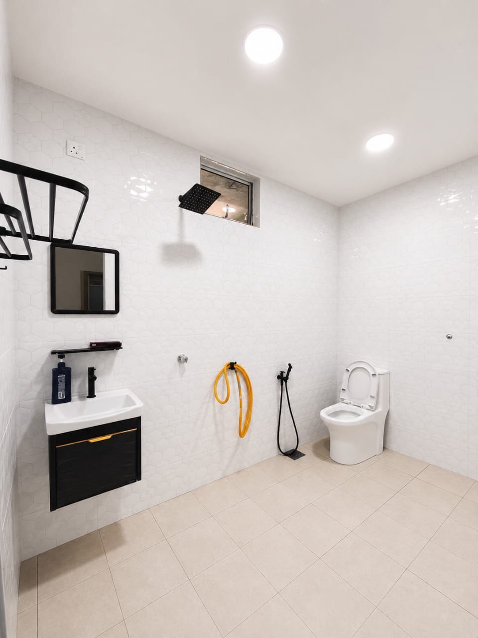 Bilik air Rumah Inap Batu Burok