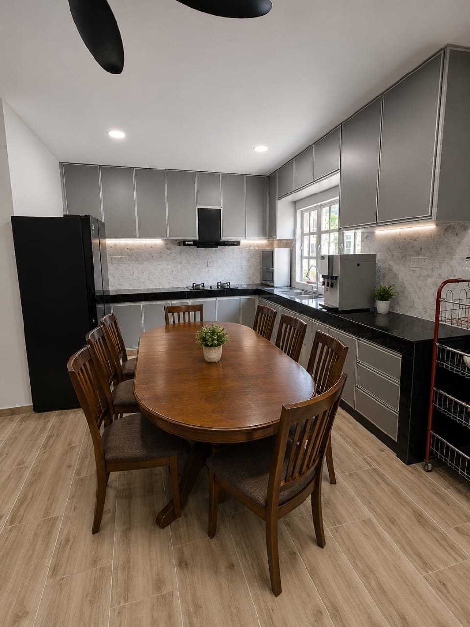 Dapur lengkap dan luas